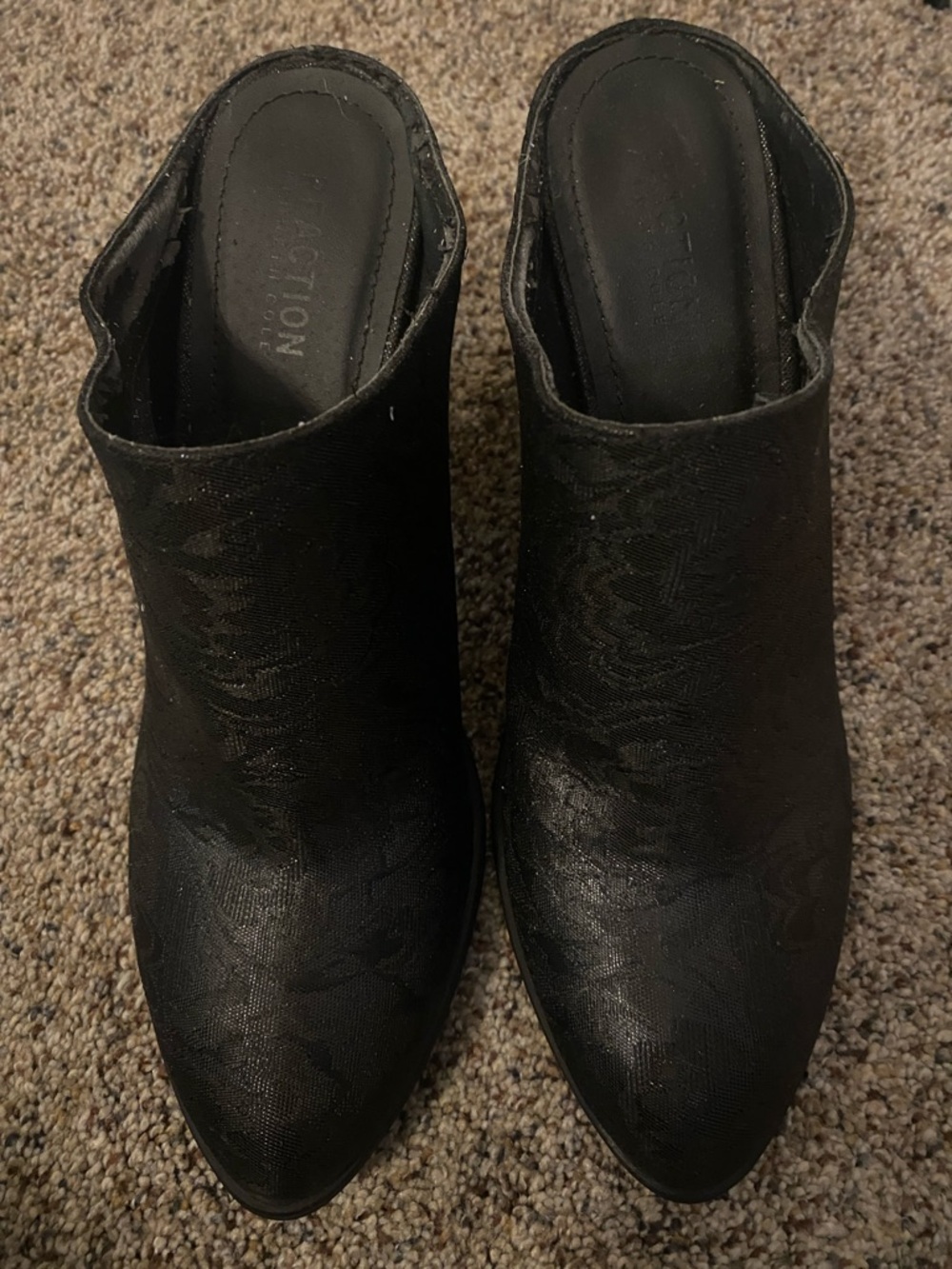 Kenneth Cole Reaction Black Women's Pointed Toe Slip-On Booties